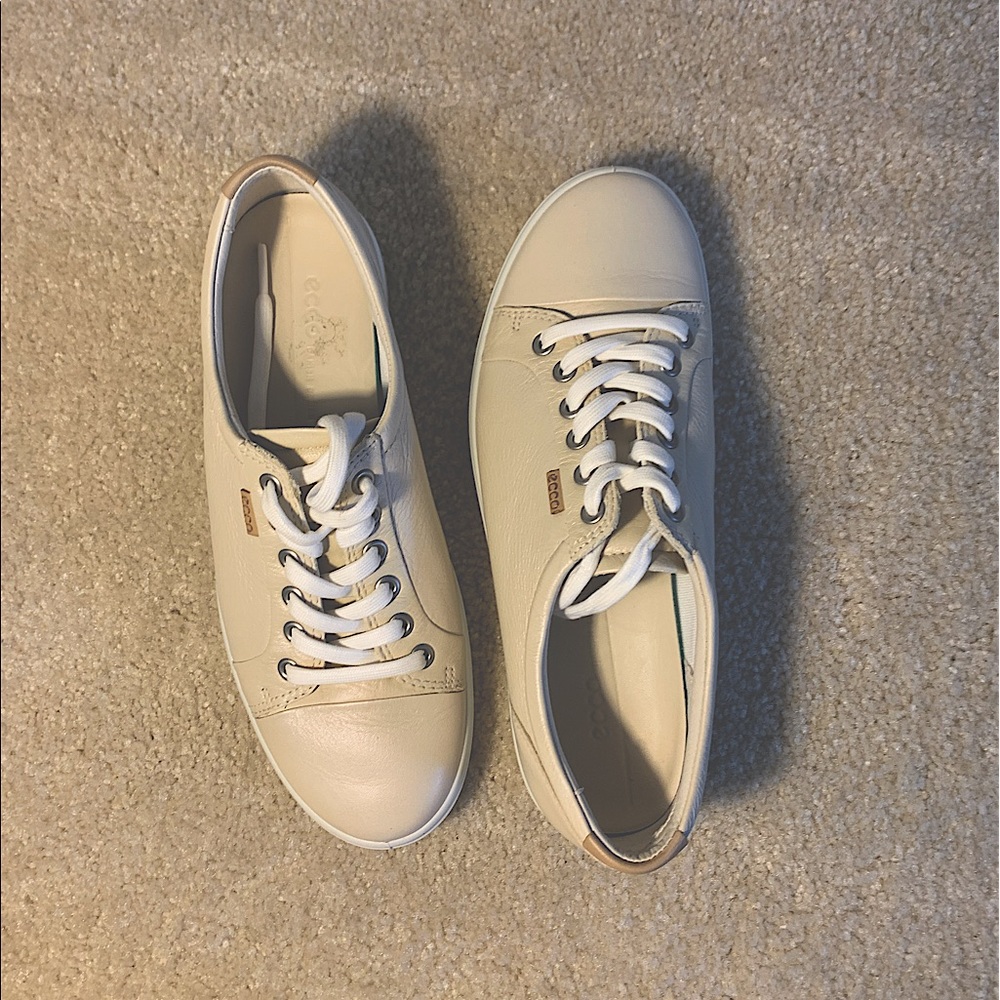 ECCO SOFT 7 SNEAKER – METALLIC VANILLA